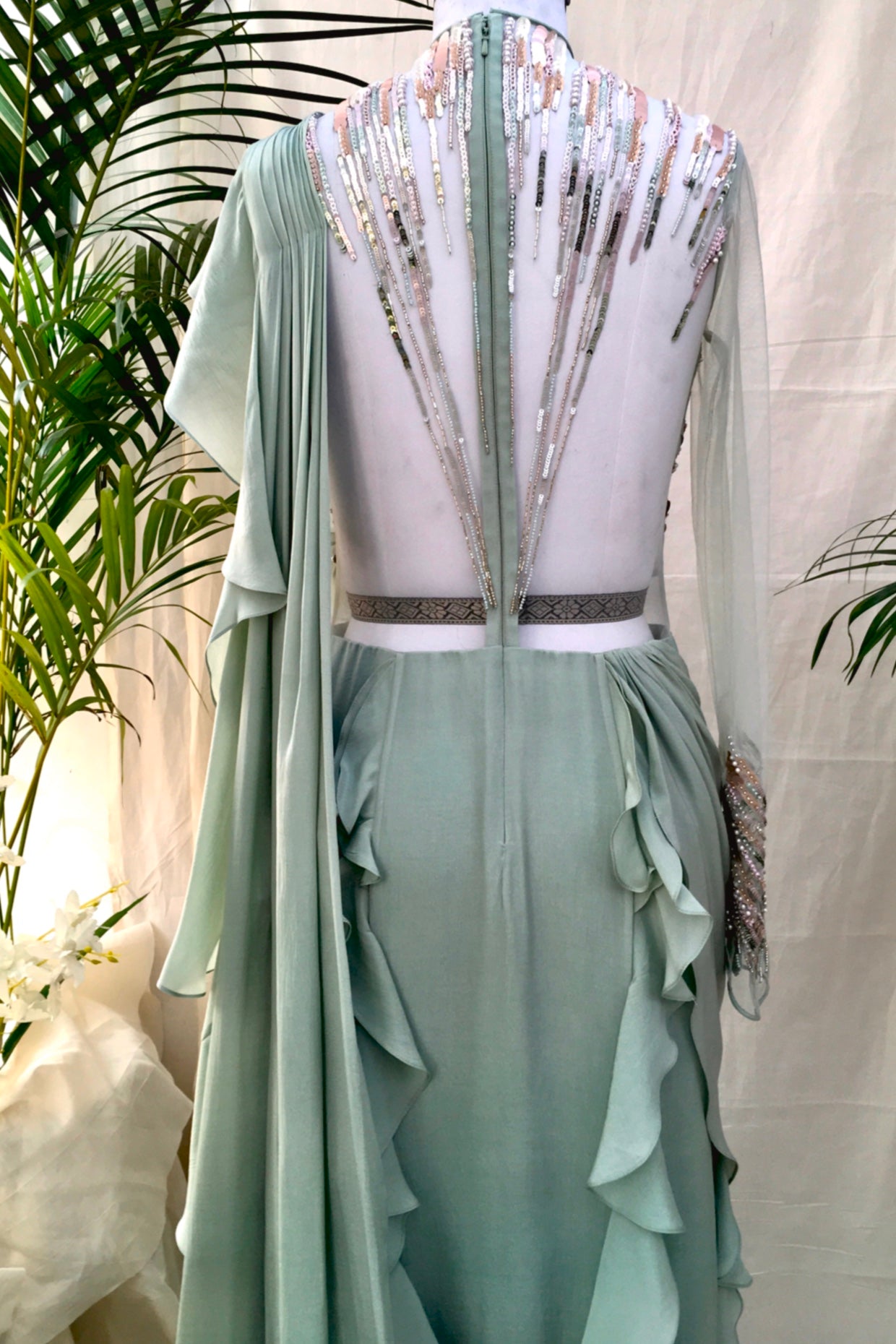 ABSTRACT RADIAL EMBROIDERED SAREE GOWN (MINT)