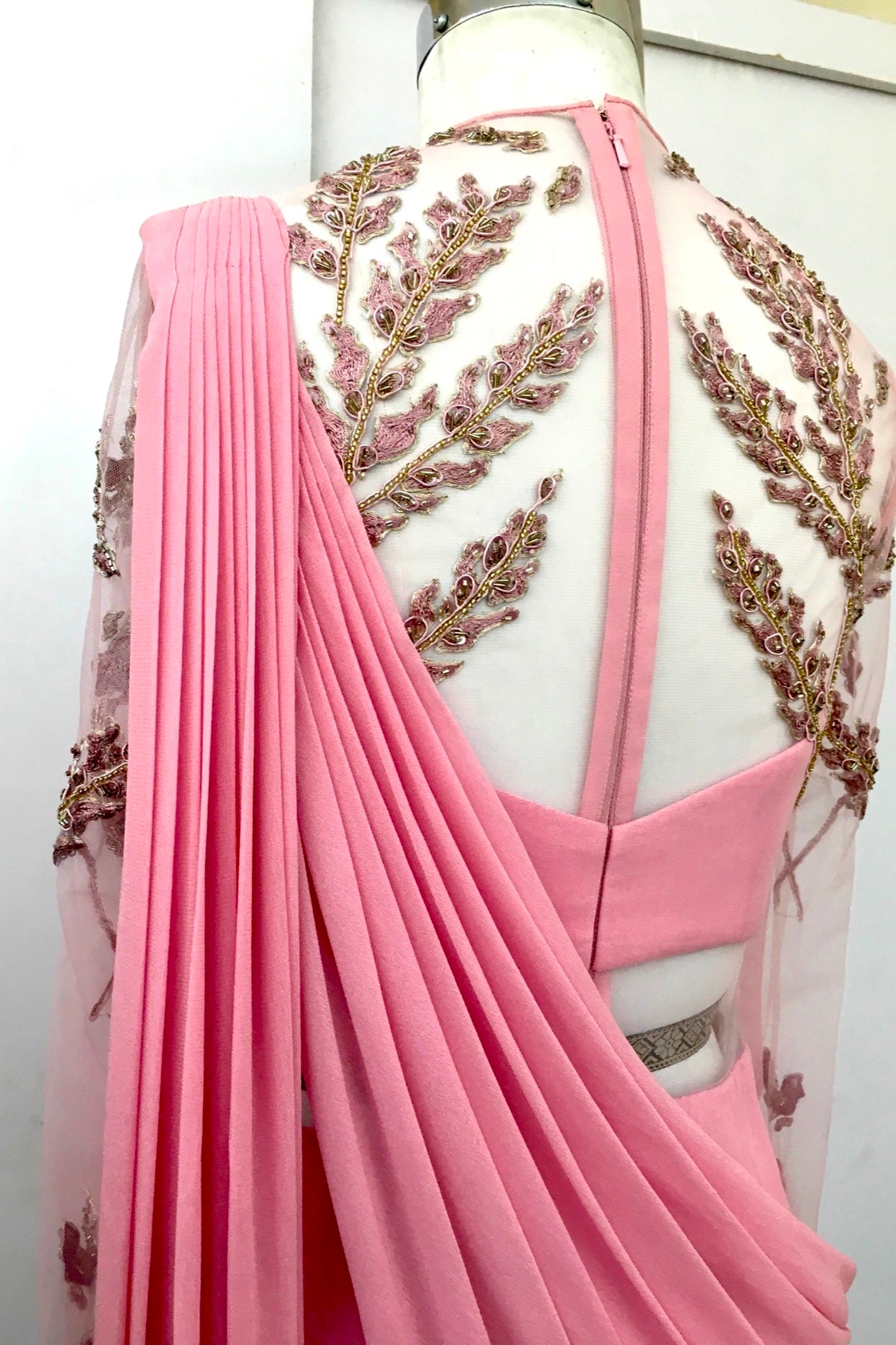 BLOTTED LEAF SAREE GOWN (SALMON PINK)