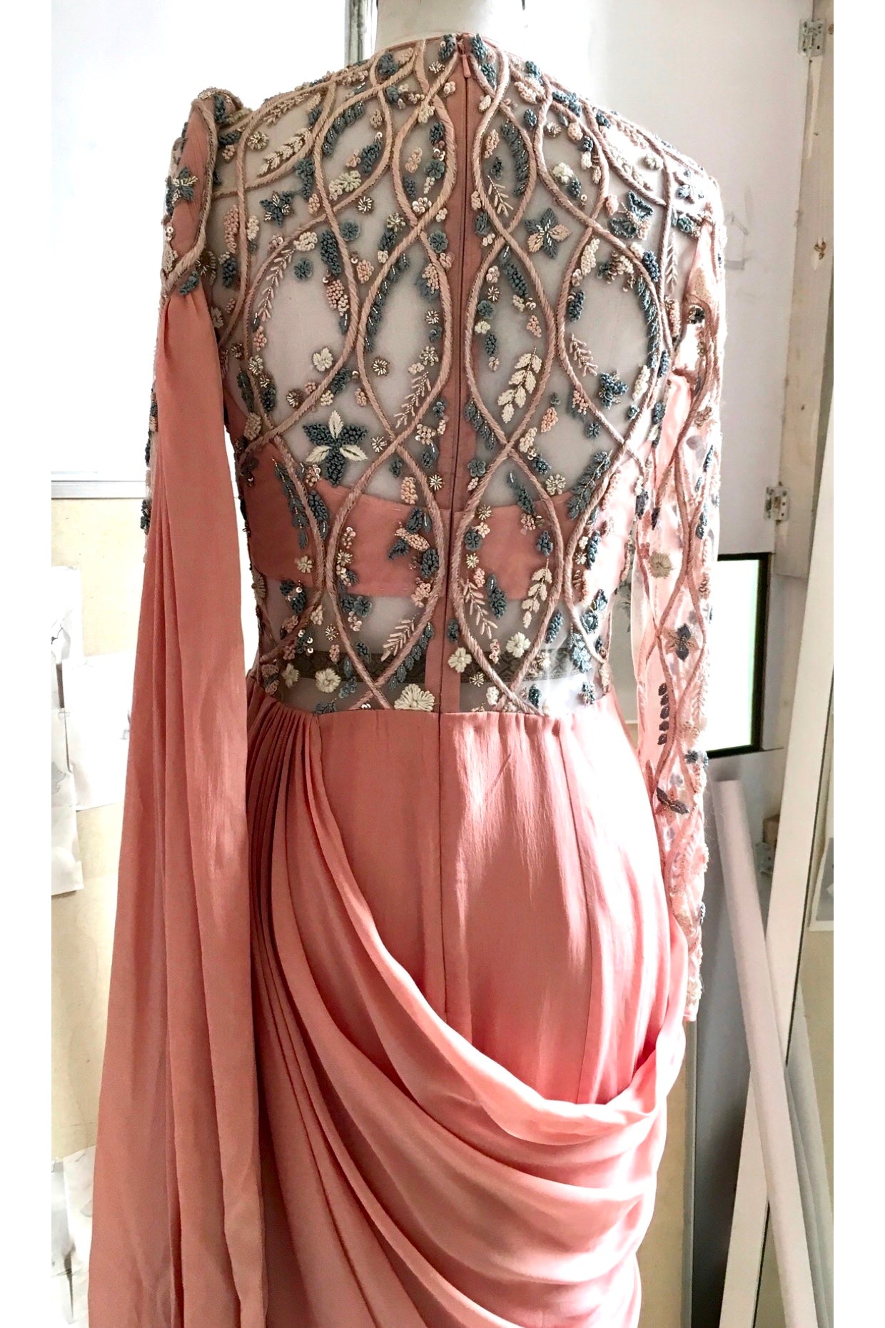 RADIAL WAVE FLORAL SAREE GOWN (PEARL PINK)
