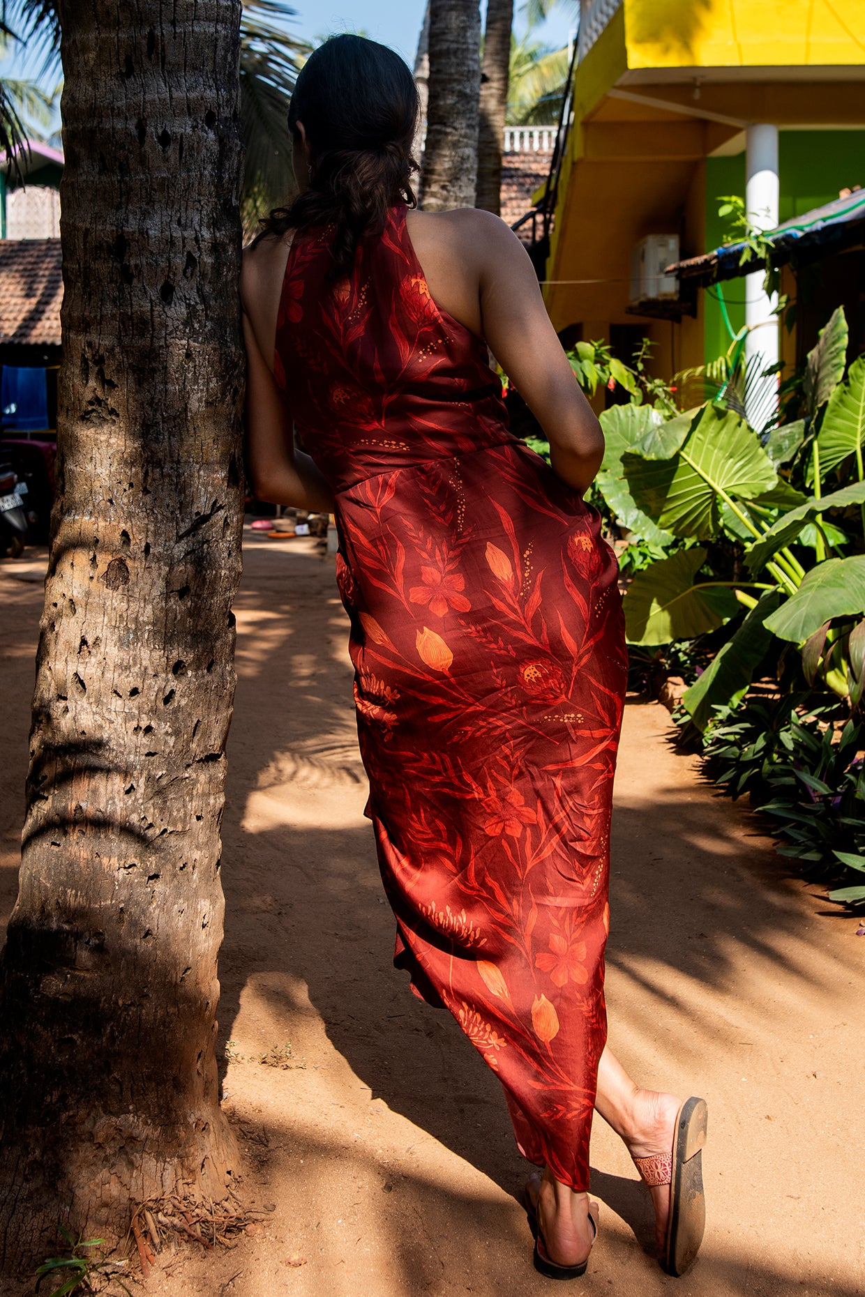 HALTER NECK IMPRESSION DRESS