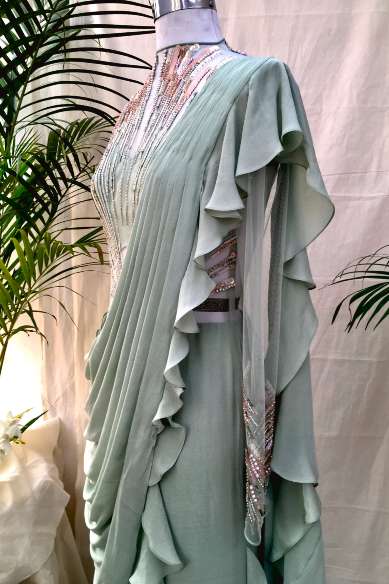 ABSTRACT RADIAL EMBROIDERED SAREE GOWN (MINT)