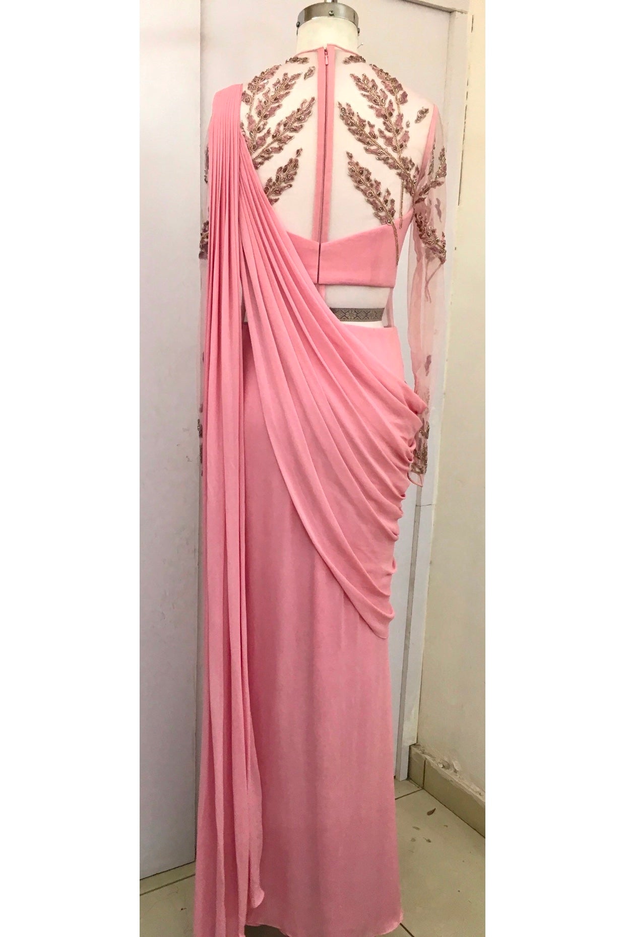 BLOTTED LEAF SAREE GOWN (SALMON PINK)