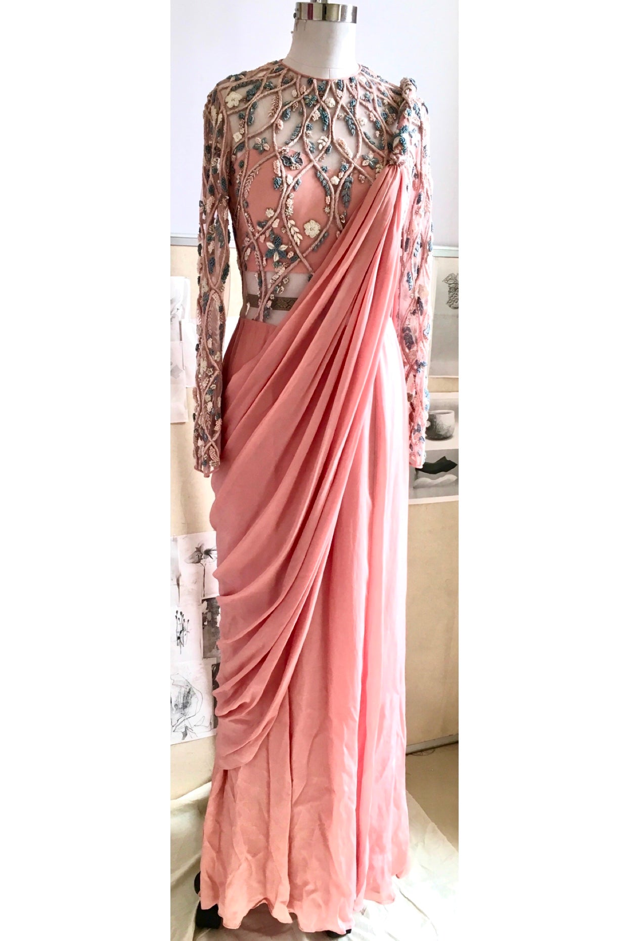 RADIAL WAVE FLORAL SAREE GOWN (PEARL PINK)